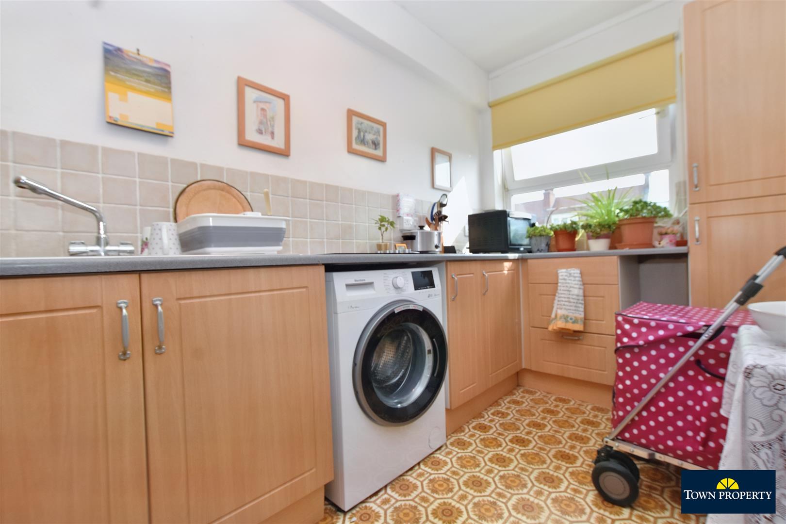 Property Details for Hartington Place Eastbourne BN21 3BW Town